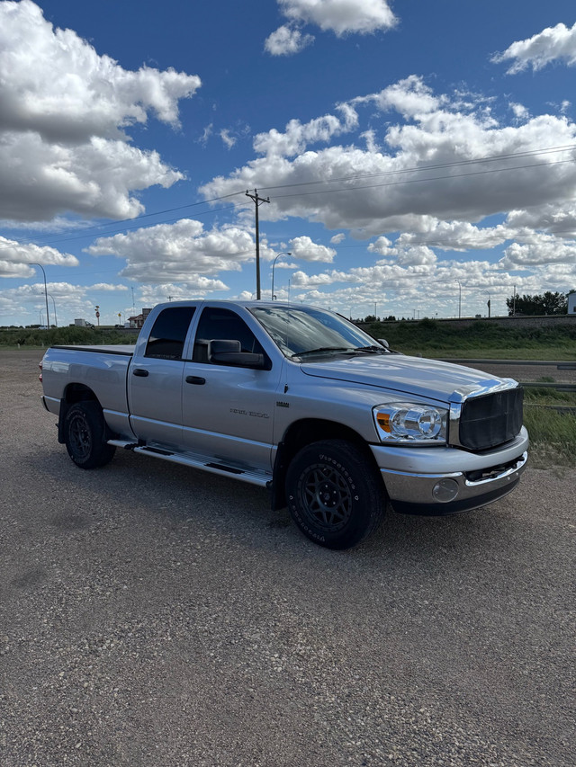 61,500 KM 2007 Ram 1500 in Cars & Trucks in Edmonton - Image 2