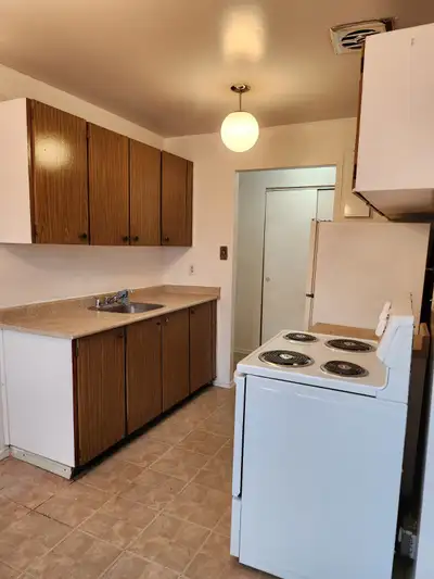 Woodlawn Road East between Inverness Drive and the Guelph country club. Rent includes heat Hydro par...