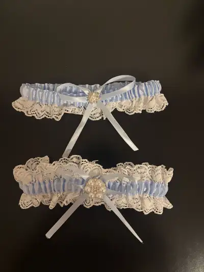 Selling 2 brand new garters! Take both for 10$ or 5$ each. I forgot to wear them on my wedding day (...