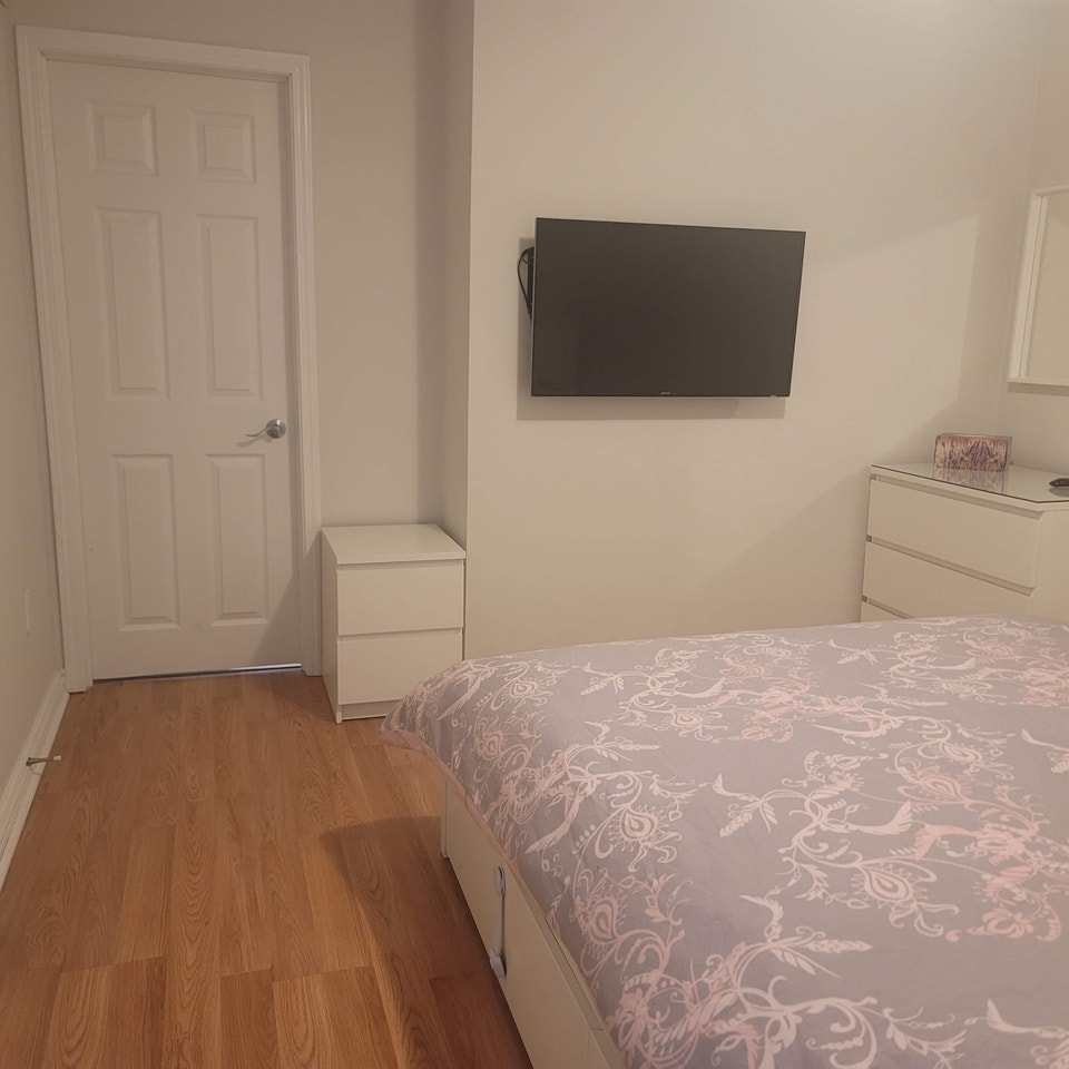 One Bedroom Basement Apartment- Vaughan 5