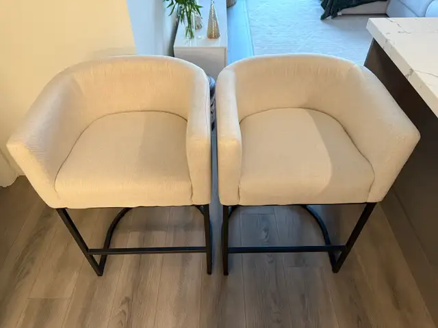 Bar Stools in Chairs & Recliners in Markham / York Region - Image 3