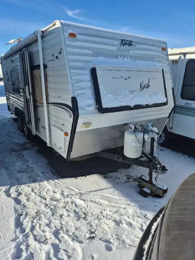 This is a solid 4 season rv trailer with absolute no leaks, under trailer has no rust, tires still o...