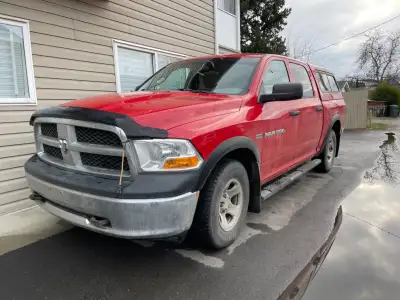 5-speed automatic transmission Hemi 5.7 L. Multistage front air bags, side air bags, curtain5-speed...