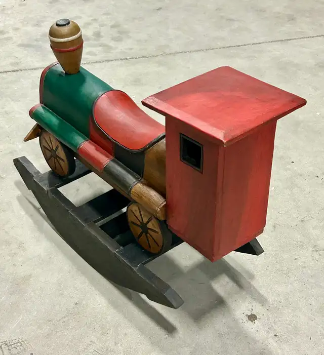Vintage Solid TRAIN LOCOMOTIVE Themed Wooden Child’s Rocker in Toys & Games in Mississauga / Peel Region - Image 5
