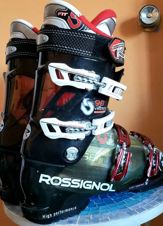 Bottes de ski alpin Rossignol SynergySensor2 90 taille 7-7.5 USA in Ski in City of Montréal - Image 7
