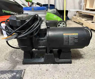 Pool pump (used), View more