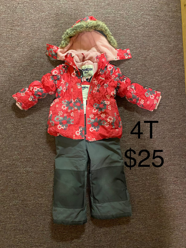Girls Osh Kosh Snow Suit size 4t  in Kids & Youth in Guelph