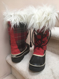 Khombu Ladies/Girls Size 6 Winter Boots