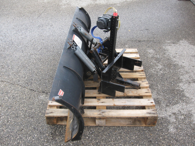 Warn 6' Snow Plow with Winch in ATV Parts, Trailers & Accessories in Norfolk County - Image 3