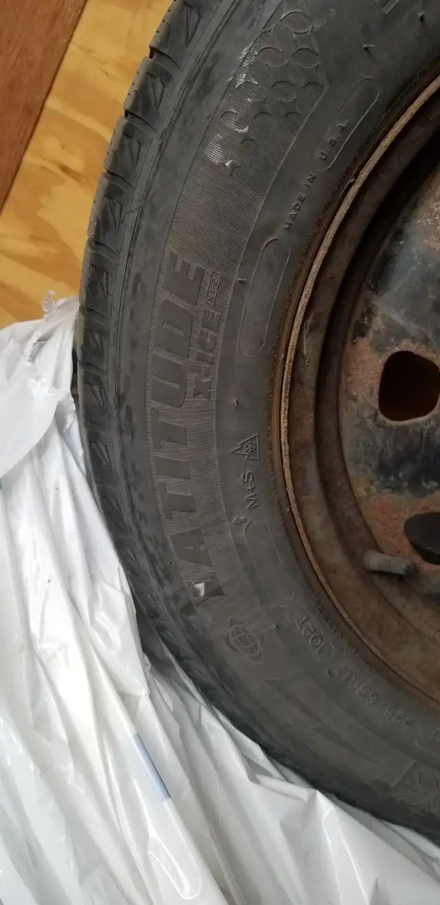 4 pneus d’hiver Michelin Latitude X-Ice 225/65R17 avec jantes et in Tires & Rims in Longueuil / South Shore - Image 5