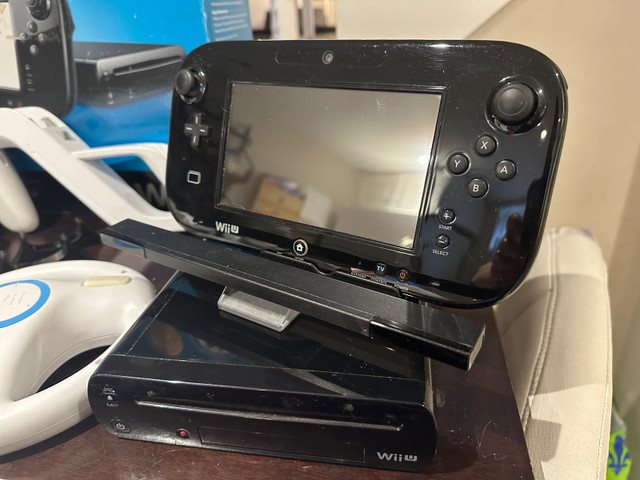 Wii U Deluxe Stytem + Extra’s! dans Nintendo Wii U  à Ville de Montréal - Image 3