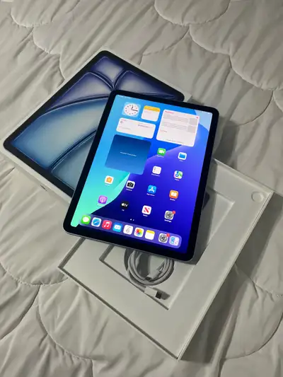 Apple iPad Air 6th Generation 128GB (M2) WiFi Pristine Condition, View more