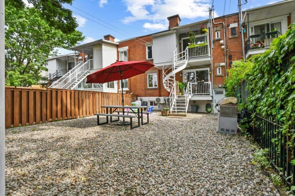 3 Beds 2 Baths Apartment — photo 3