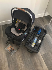 NUNA PIPA CAR SEAT + EXTRA BASE