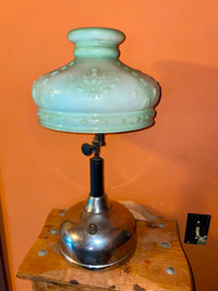 ANTIQUE COLEMAN QUICK-LITE LAMP