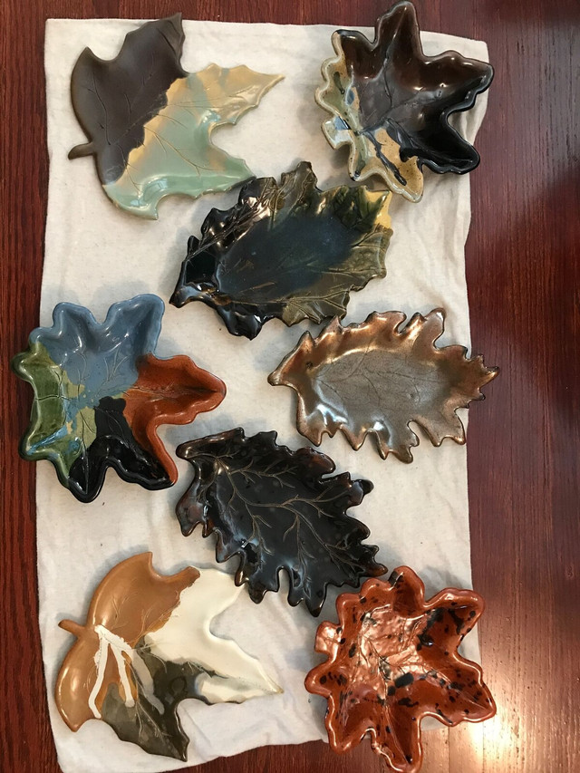FALL DECOR - Leaf plates & bowls in Arts & Collectibles in St. Catharines