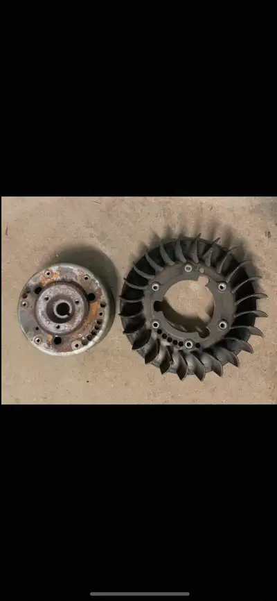 Hello, I am parting out a 1996 Polaris Indy Trail Deluxe 488 Twin Fan Cooled EVO Carb model for part...