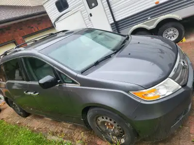 Selling a 2013 Honda Odyssey that needs some love. Mileage: Just under 300,000 km Engine: Not runnin...