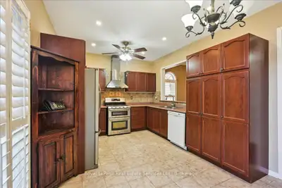 Upgrade your kitchen with these lovely, pre-owned kitchen cabinets that offer ample storage and a cl...