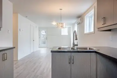 beautiful very new 5 1/2 appartement in Longeuil, View more