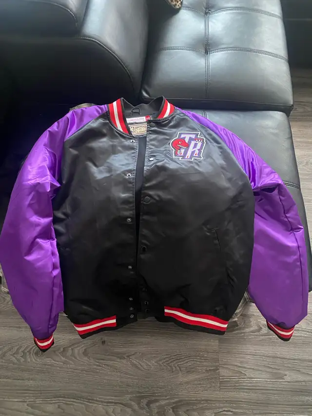 Brand New - Men’s Satin Raptors Bomber Jacket (Large) in Men's in Mississauga / Peel Region - Image 5