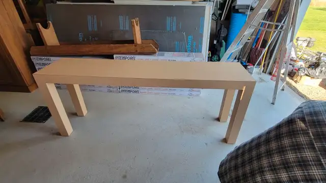 1 console finie stratifiée et 1 en bois in Other in Lanaudière - Image 2