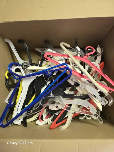 100 mixed hangers, View more