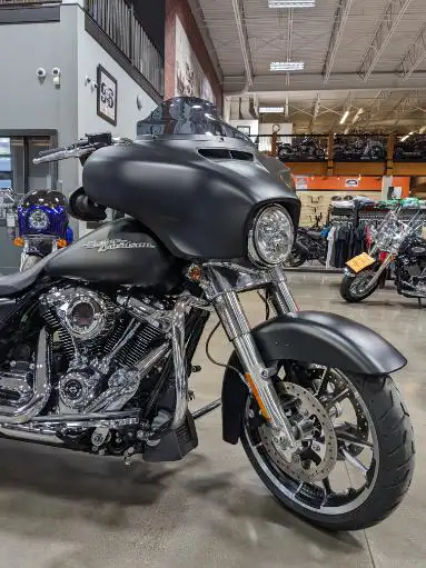 2020 Harley Davidson street glide  in Touring in Grande Prairie - Image 8