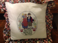 Embroidered Pillow "Home Sweet Home"