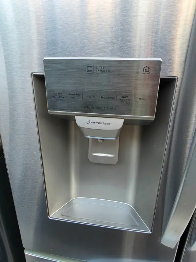 LG 36" Smart ThinQ Stainless Steel French Door Fridge Freezer in Refrigerators in Oakville / Halton Region - Image 3