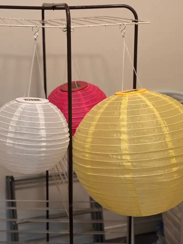 3 lanternes colorées in Outdoor Lighting in City of Montréal - Image 2