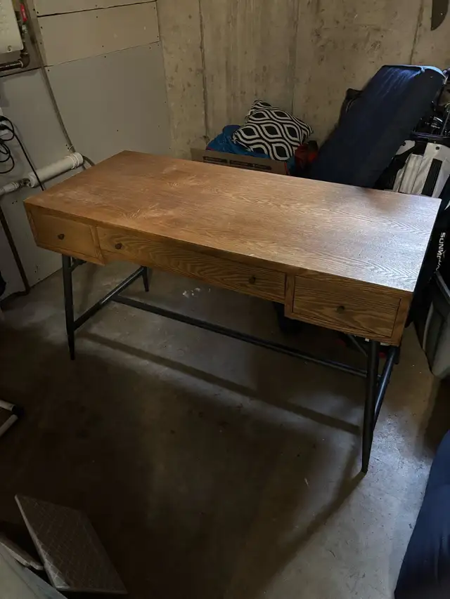 Desk from Structube in Desks in Bedford - Image 3