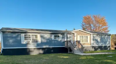 Beautiful 2 bedroom 2 full bathroom 1100 sqft four season mobile home. (If post is up it’s available...
