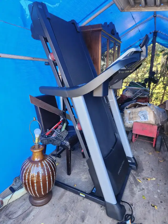 treadmill brand new 604581763566817281