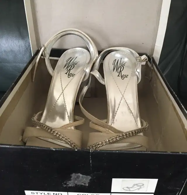 Ladies Dressy Silver Heels, new, size 8, 3 ½” heel, in Women's - Shoes in Edmonton - Image 5