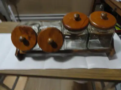 4 POTS AVEC COUVERCLES EN BOIS, View more