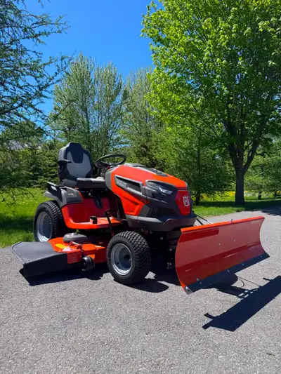 Tracteur gazon Husqvarna TS 354XD 2024 avec 46 heures Moteur 24HP kawasaki Transmission hydrostatiqu...