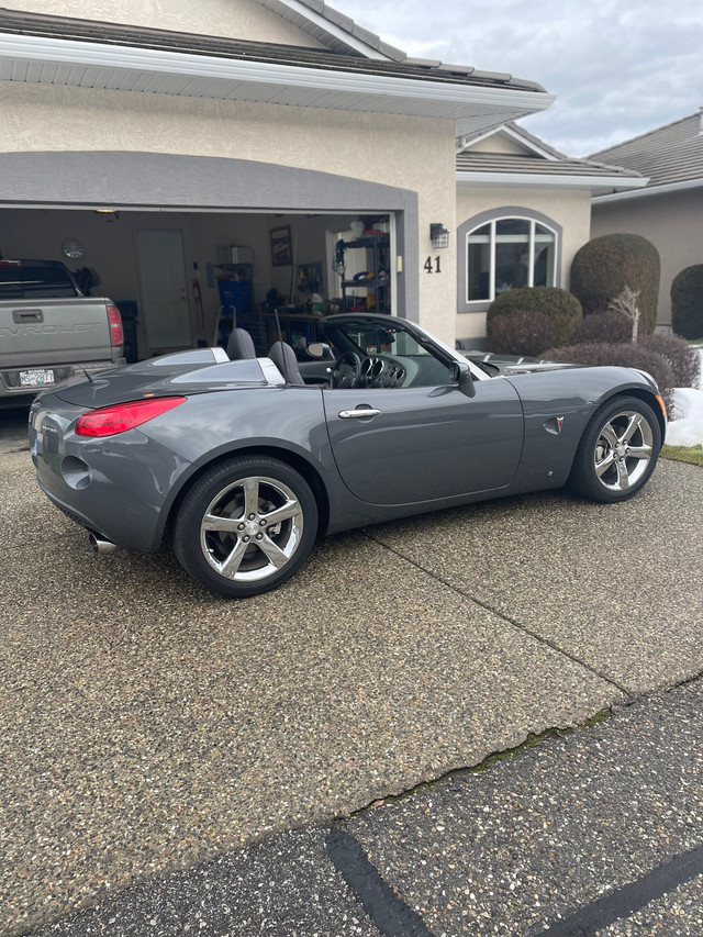 2008 Pontiac Solstice with only 37,000km in Cars & Trucks in Vernon