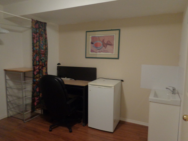 Basement room walk to Sirocco C-train in Room Rentals & Roommates in Calgary - Image 2