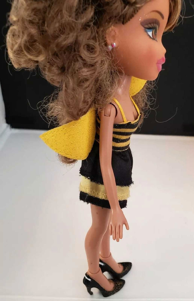Bratz Bumblebee YASMIN Doll in Toys & Games in Calgary - Image 3