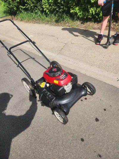 Honda mower Starts first pull Clean looking mower Reliable 20 inch I think