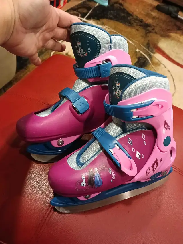 Frozen skates size 12 to 2 in Skates & Blades in Oakville / Halton Region - Image 8