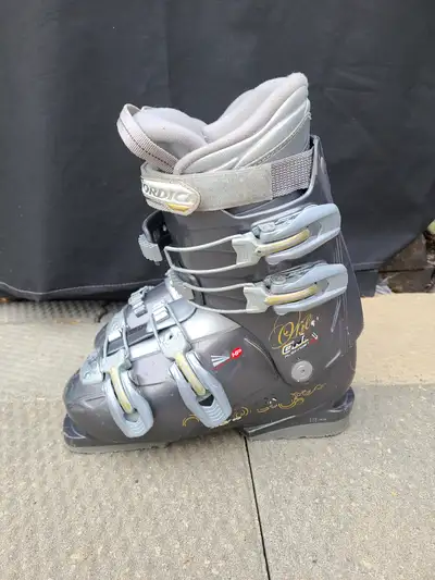 Nordica ski boots 24.5, View more