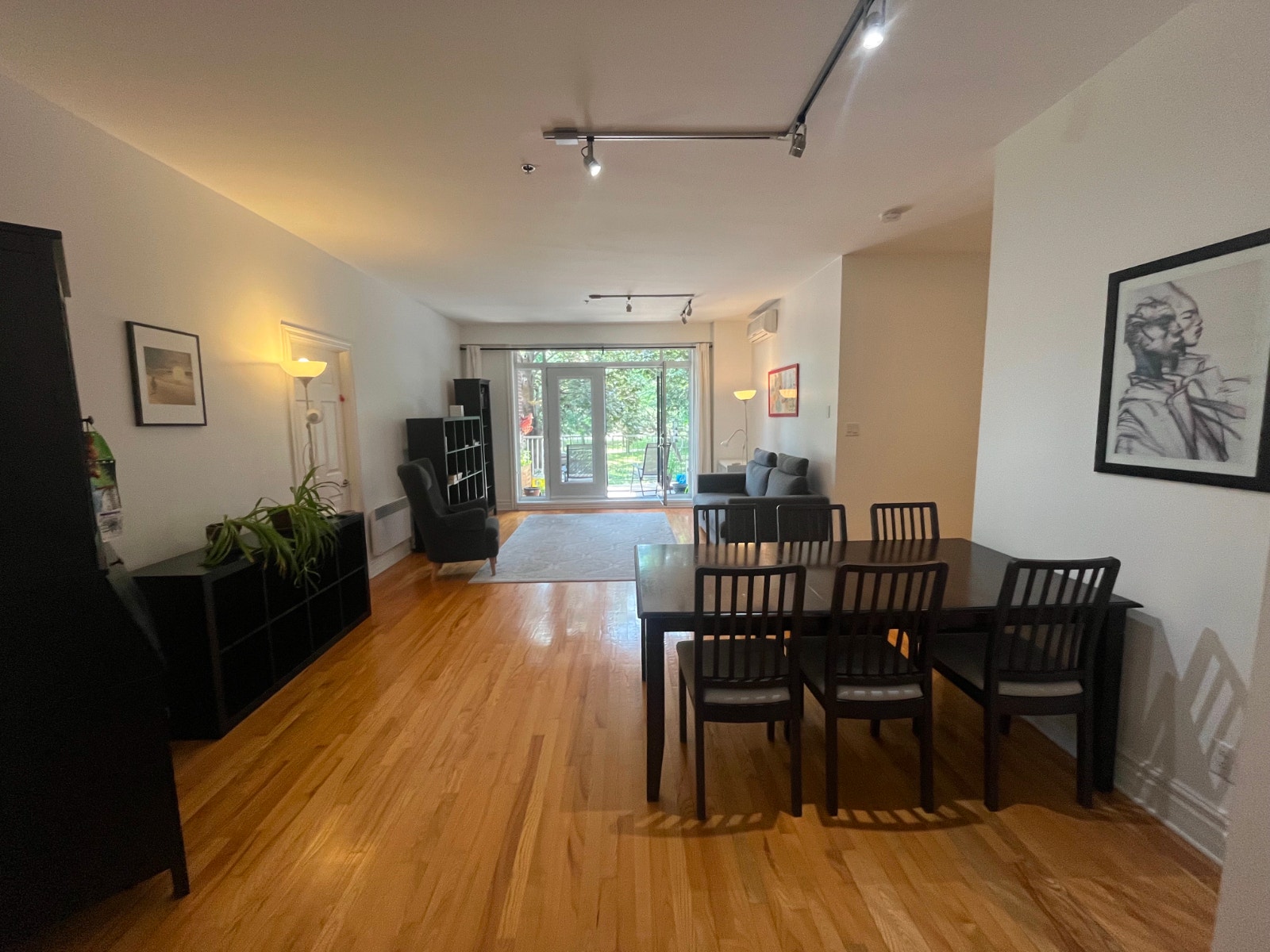 Magnifique Condo Lumineux - 3 chambres - proche de tout ! — photo 1