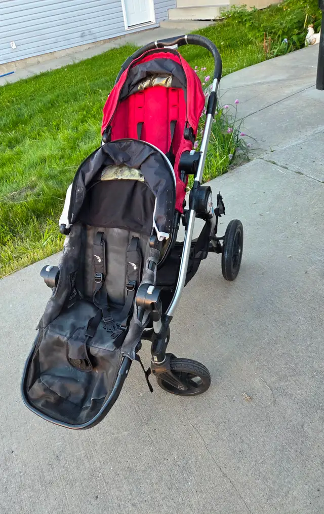 Double stroller in Strollers, Carriers & Car Seats in Edmonton - Image 3