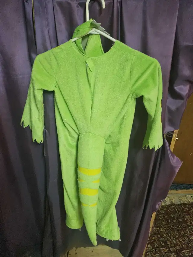 Costume Dinosaure, taille 3-4 ans in Costumes in Sherbrooke - Image 5