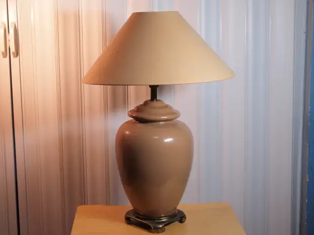 Grande lampe classique en forme de vase, 32" de hauteur in Indoor Lighting & Fans in Longueuil / South Shore - Image 5