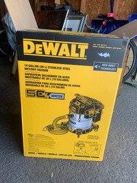 DeWalt 10-gallon 5 HP Wet and Dry Vacuum with Accessories (NEW, 