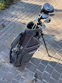 POWER BUILT TPX JUNIOR GOLF SET