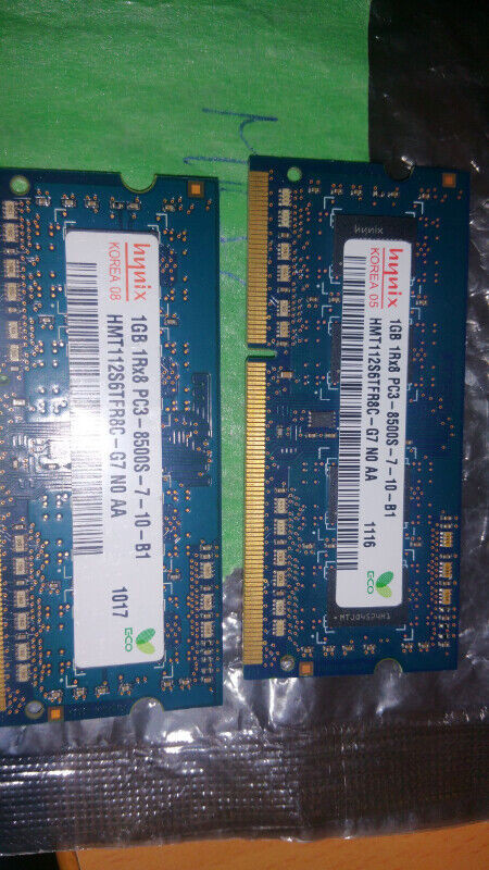 PC3-8500 DDR3-1066 Apple memory 2x1GB in System Components in London - Image 2